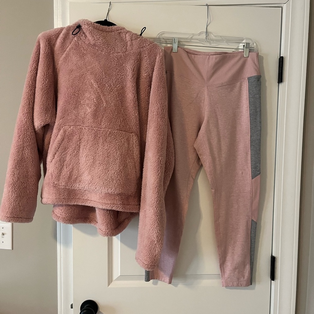 PINK Victoria's Secret Blush Fleece Set